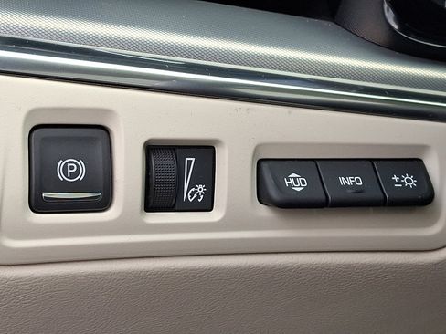 Used 2021 Cadillac XT5 Premium Luxury image 36