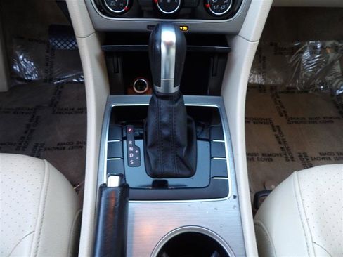 Used 2014 Volkswagen Passat 1.8T SE image 15
