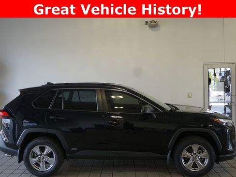 Certified 2025 Toyota RAV4 LE AWD/4WD image 2