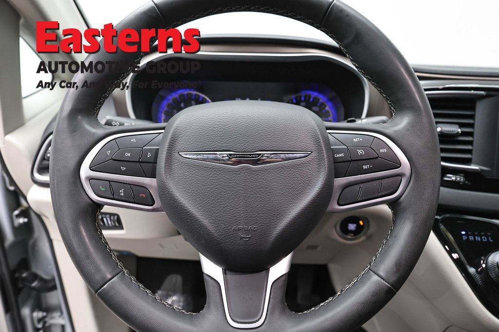 Used 2023 Chrysler Voyager LX FWD image 11
