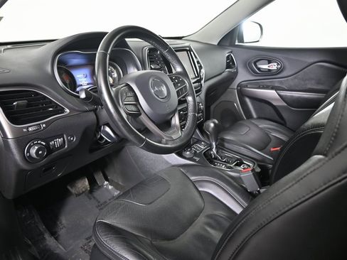 Used 2020 Jeep Cherokee Limited image 23