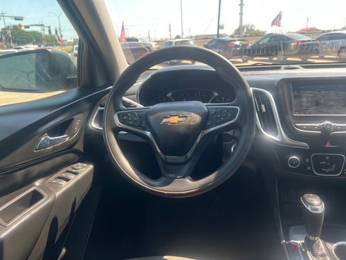 Used 2020 Chevrolet Equinox LT FWD image 16