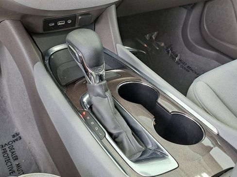 Used 2021 Chevrolet Malibu LT FWD image 18