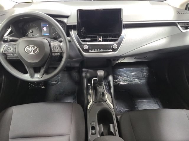 Used 2023 Toyota Corolla LE FWD image 2