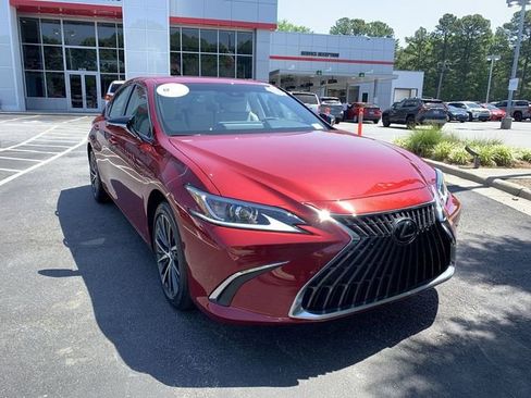 Used 2025 Lexus ES 350 w/ Premium Package FWD image 2
