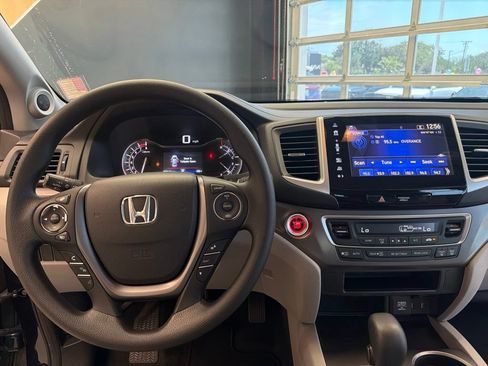 Used 2017 Honda Pilot EX image 24