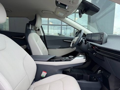 Used 2023 Kia EV6 Wind image 12