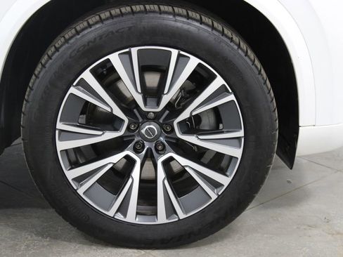 Used 2020 Volvo XC90 T6 Momentum AWD/4WD image 12