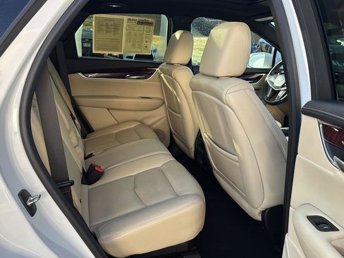 Used 2017 Cadillac XT5 Premium Luxury image 11