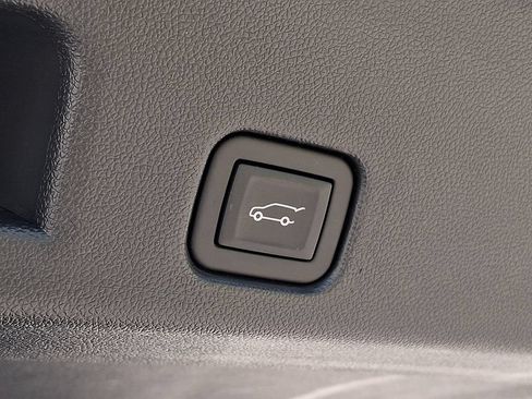 Used 2025 Chevrolet Traverse High Country w/ LPO, Floor Liner Package FWD image 29