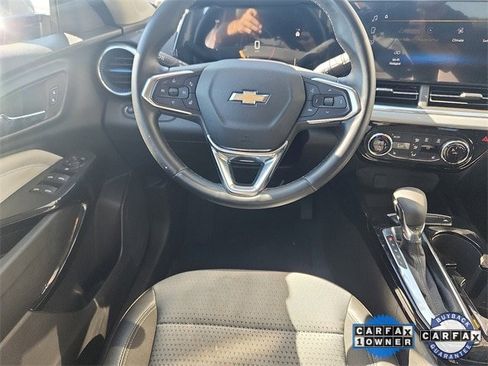 Used 2025 Chevrolet Trax LT w/ Driver Confidence Package image 9