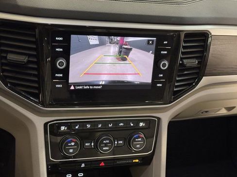 Used 2022 Volkswagen Atlas SE w/ Panoramic Sunroof Package image 12