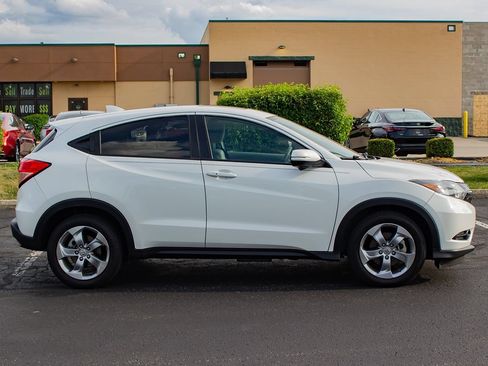 Used 2017 Honda HR-V EX image 12