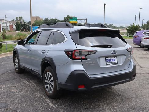 Used 2024 Subaru Outback Premium AWD/4WD image 4