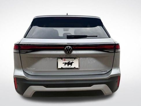 New 2026 Volkswagen Tiguan SE AWD/4WD image 3