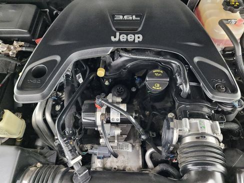 Used 2021 Jeep Wrangler Unlimited Sport AWD/4WD image 30