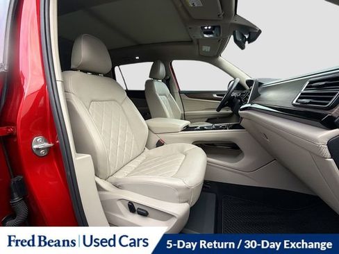 Used 2024 Volkswagen Atlas SEL Premium R-Line image 32