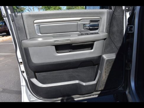 Used 2015 RAM 2500 SLT image 17