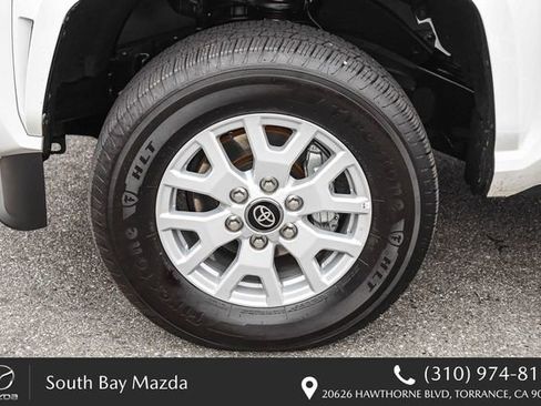 Used 2025 Toyota Tacoma SR5 AWD/4WD image 11