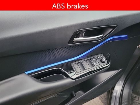 Used 2021 Toyota C-HR XLE image 8