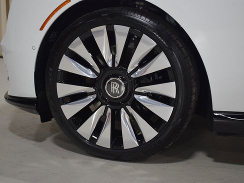 New 2025 Rolls-Royce Spectre w/ Leather Finishing Pack image 16