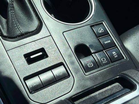 Used 2023 Toyota Highlander XLE image 33