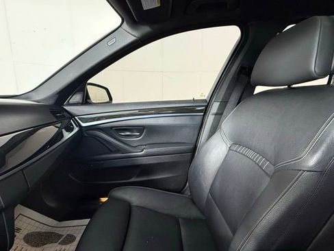 Used 2014 BMW 550i Sedan w/ Executive Package image 21