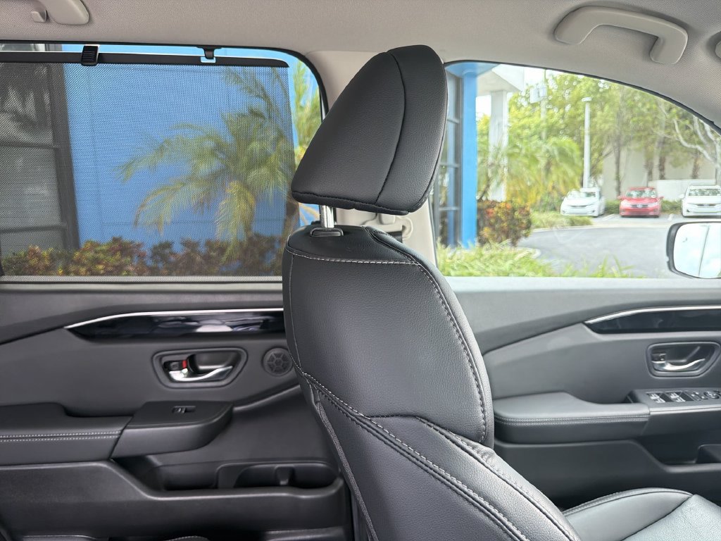 Certified 2025 Honda Pilot EX-L image 16