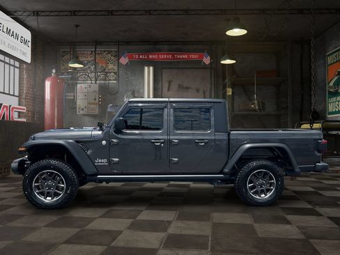 Used 2021 Jeep Gladiator Overland AWD/4WD image 6