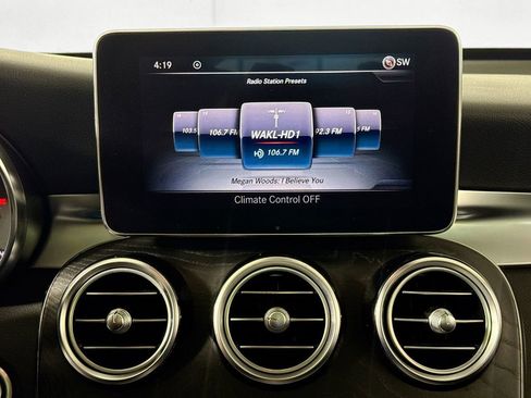 Used 2018 Mercedes-Benz GLC 300 4MATIC w/ Multimedia Package image 14