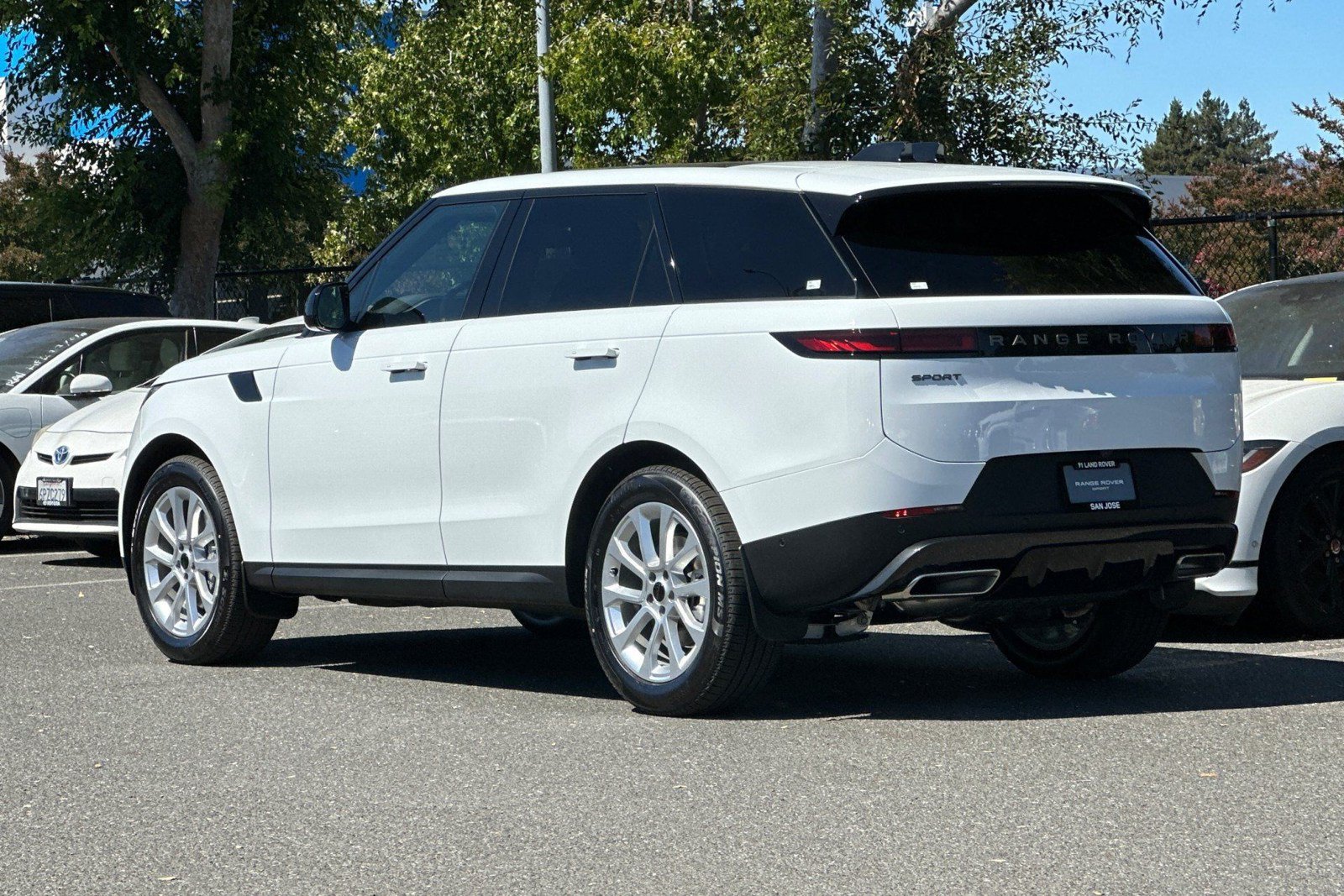 New 2026 Land Rover Range Rover Sport SE AWD/4WD image 25