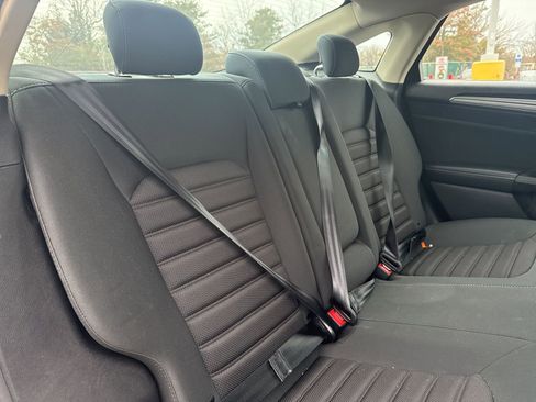 Used 2019 Ford Fusion SE image 17