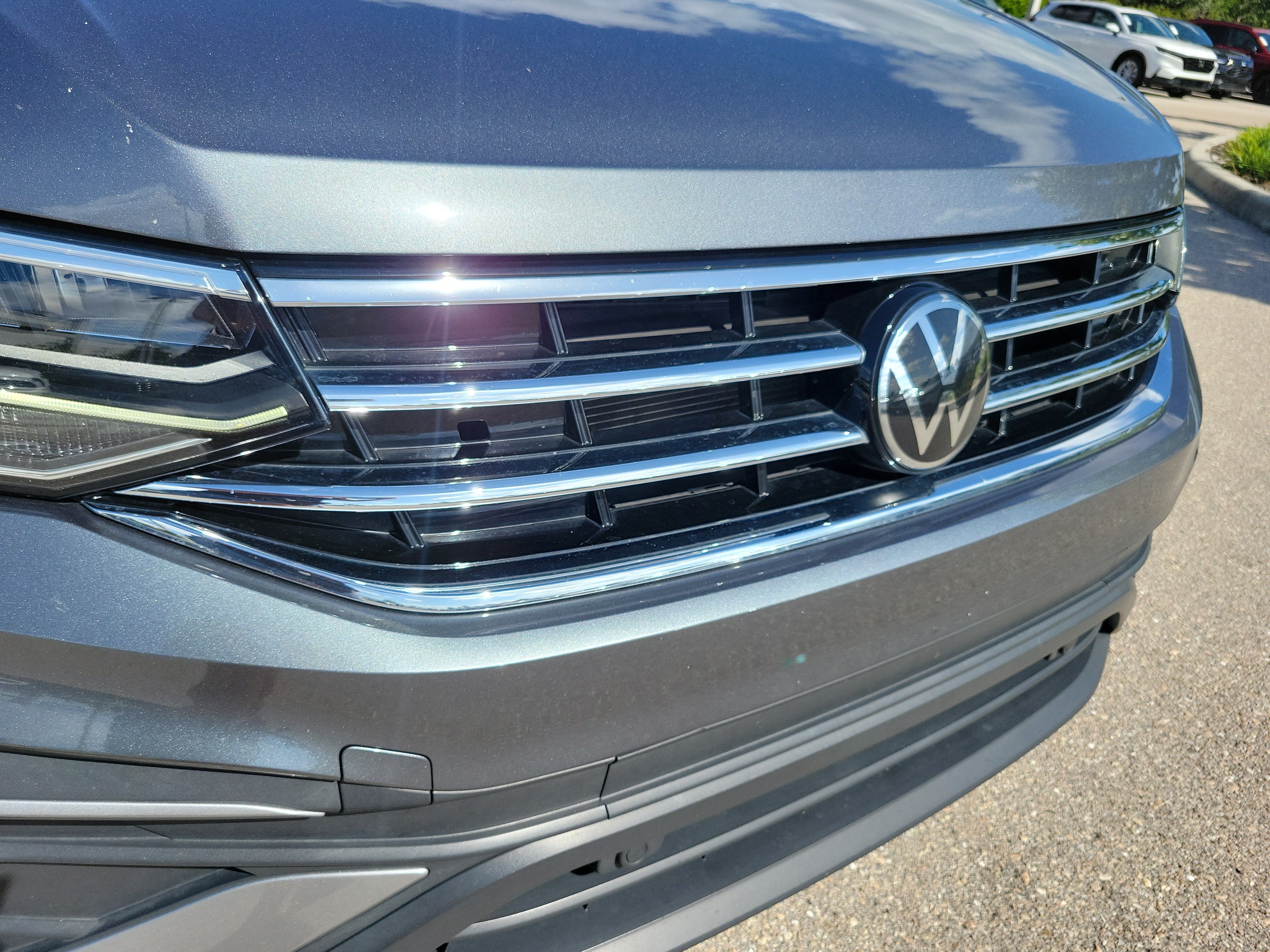 Used 2024 Volkswagen Tiguan SE FWD image 13