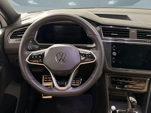 Used 2022 Volkswagen Tiguan SE R-Line FWD image 7