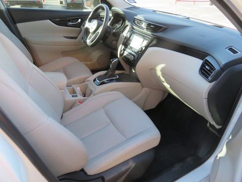 Used 2022 Nissan Rogue Sport SL image 14