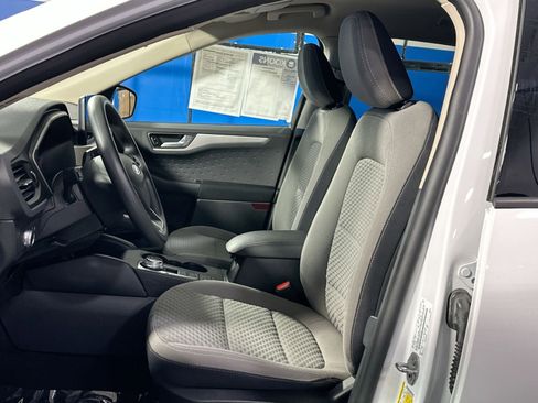 Used 2020 Ford Escape SE image 13