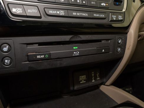 Used 2017 Honda Pilot Elite image 22