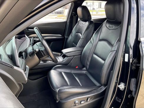 Used 2024 Cadillac XT4 Premium Luxury image 7