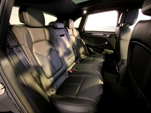 Used 2024 Porsche Macan image 23