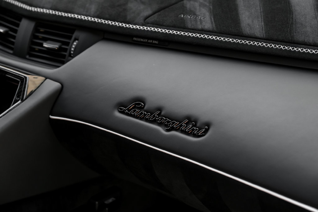 Used 2020 Lamborghini Aventador SVJ AWD/4WD image 31
