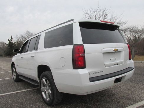 Used 2018 Chevrolet Suburban LT image 27