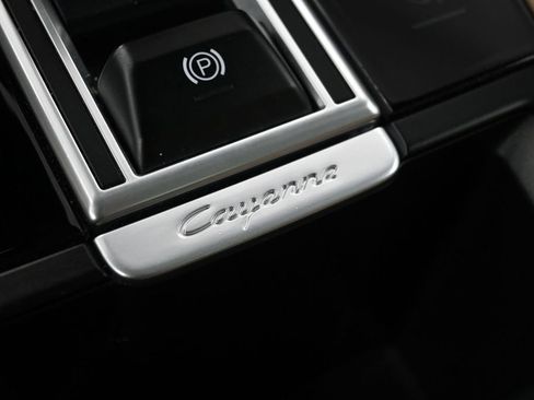 Certified 2023 Porsche Cayenne Platinum Edition AWD/4WD image 19