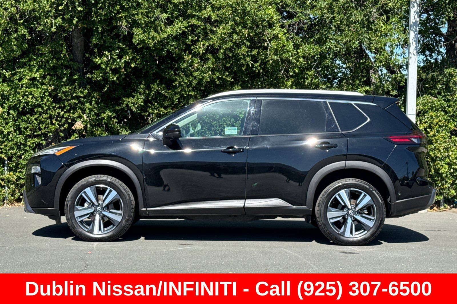 Used 2024 Nissan Rogue SL AWD/4WD image 7
