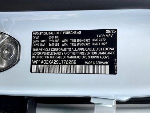 Used 2025 Porsche Macan Turbo Electric AWD/4WD image 25