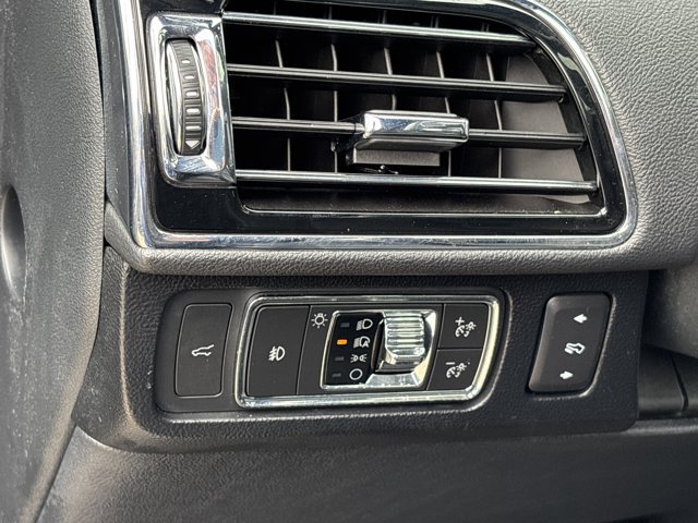 Used 2022 Lincoln Navigator L Reserve AWD/4WD image 26