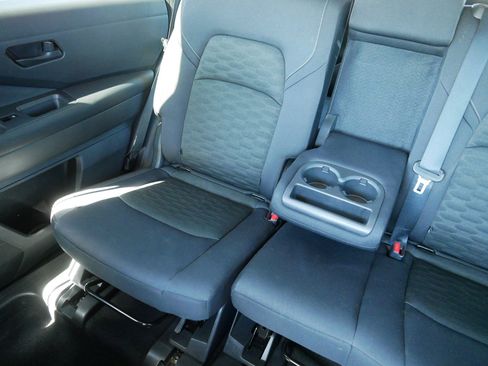 Used 2025 Nissan Pathfinder SV AWD/4WD image 12