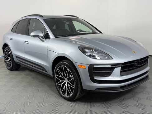 New 2026 Porsche Macan AWD/4WD image 9
