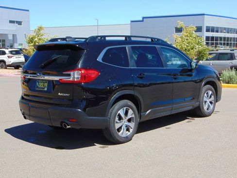 Used 2025 Subaru Ascent Premium AWD/4WD image 4