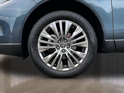 Used 2021 Toyota Venza XLE w/ Softex Package AWD/4WD image 30