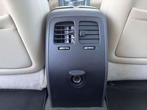 Used 2016 Lincoln MKS FWD image 24